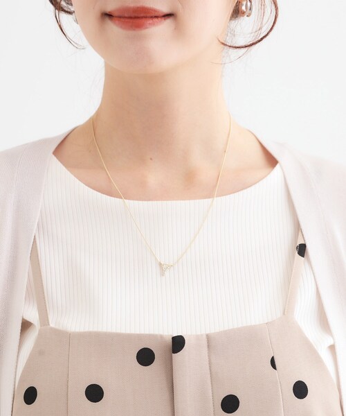 SHOO・LA・RUE（シューラルー）の「【イニシャル】プチペンダントネックレス（ネックレス・レディース・ゴールド系5/ゴールド系2/ゴールド系4/ゴールド系/ゴールド系1/ゴールド系3・00）」の7枚目の写真