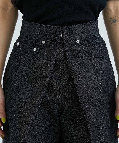 JOHN LAWRENCE SULLIVAN（ジョンローレンスサリバン）の「【JOHN LAWRENCE SULLIVAN/ジョンローレンスサリバン】RIGID DENIM WIDE PANTS (SHORT LENGTH)/デニムワイドパンツ（デニムパンツ・レディース・ダークインディゴブルー/ブラック系その他・M/S/XS）」の4枚目の写真