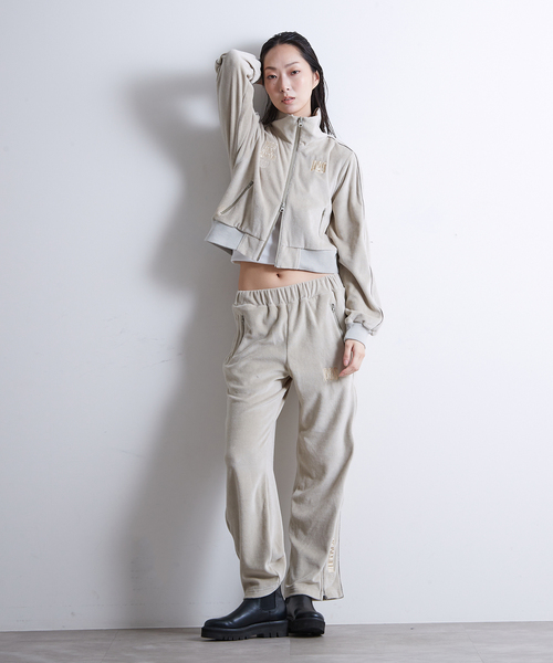 PARIS SAINT-GERMAIN(パリサンジェルマン)の「【Paris Saint-Germain / パリ・サン=ジェルマン】 PILE CROP TRACK JACKET(その他アウター・レディース・アイボリー/ネイビー・FREE)」の9枚目の写真