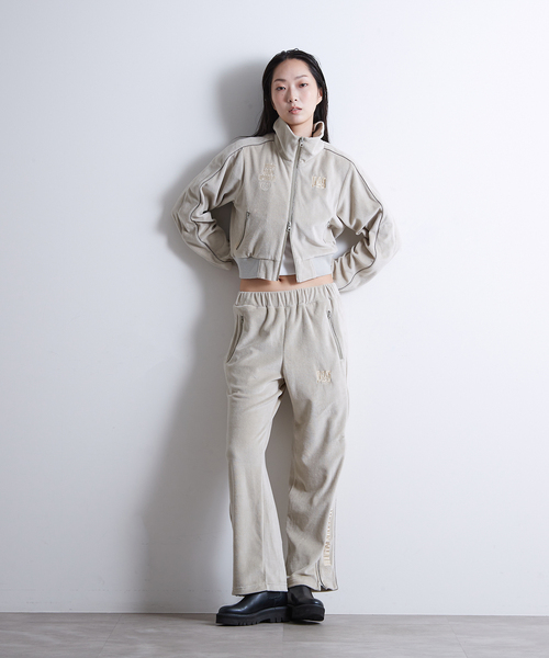 PARIS SAINT-GERMAIN(パリサンジェルマン)の「【Paris Saint-Germain / パリ・サン=ジェルマン】 PILE CROP TRACK JACKET(その他アウター・レディース・アイボリー/ネイビー・FREE)」の11枚目の写真