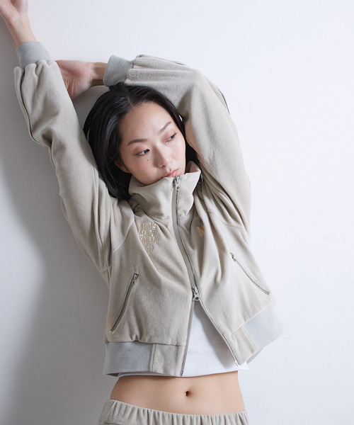PARIS SAINT-GERMAIN(パリサンジェルマン)の「【Paris Saint-Germain / パリ・サン=ジェルマン】 PILE CROP TRACK JACKET(その他アウター・レディース・アイボリー/ネイビー・FREE)」の19枚目の写真