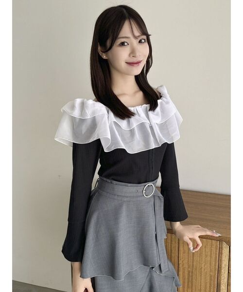 dazzlin（ダズリン）の「ショルダーフリルカットトップス（Tシャツ/カットソー・レディース・ピンク/ブラック/グレー/ブルー・FREE）」の2枚目の写真