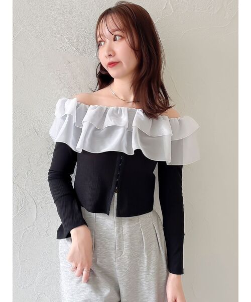 dazzlin（ダズリン）の「ショルダーフリルカットトップス（Tシャツ/カットソー・レディース・ピンク/ブラック/グレー/ブルー・FREE）」の13枚目の写真