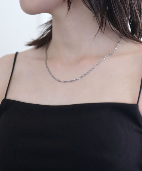 calmila(カルミラ)の「【 金属アレルギー対応 】ツイストチェーンネックレス / ステンレス 幅2mm(ネックレス・レディース・シルバー/ゴールド・ONESIZE)」の8枚目の写真