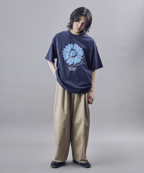 PUBLUX（パブリュクス）の「PUBLUX/パブリュクス Lovepop studio フラワー刺繍プリントTシャツ(限定展開)(UNISEX)（Tシャツ/カットソー・メンズ・ブラック/ネイビー/オフホワイト・SMALL/MEDIUM/LARGE）」の9枚目の写真