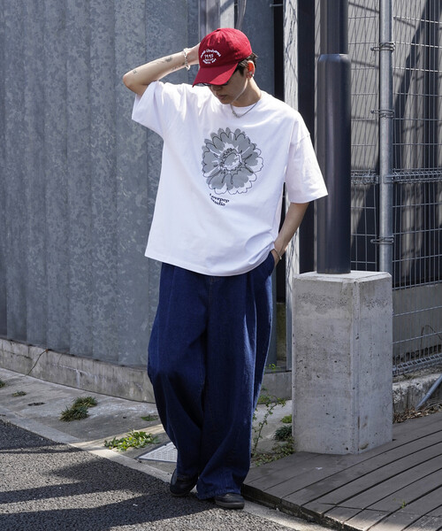 PUBLUX（パブリュクス）の「PUBLUX/パブリュクス Lovepop studio フラワー刺繍プリントTシャツ(限定展開)(UNISEX)（Tシャツ/カットソー・メンズ・ブラック/ネイビー/オフホワイト・SMALL/MEDIUM/LARGE）」の20枚目の写真