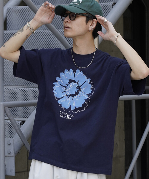 PUBLUX（パブリュクス）の「PUBLUX/パブリュクス Lovepop studio フラワー刺繍プリントTシャツ(限定展開)(UNISEX)（Tシャツ/カットソー・メンズ・ブラック/ネイビー/オフホワイト・SMALL/MEDIUM/LARGE）」の21枚目の写真