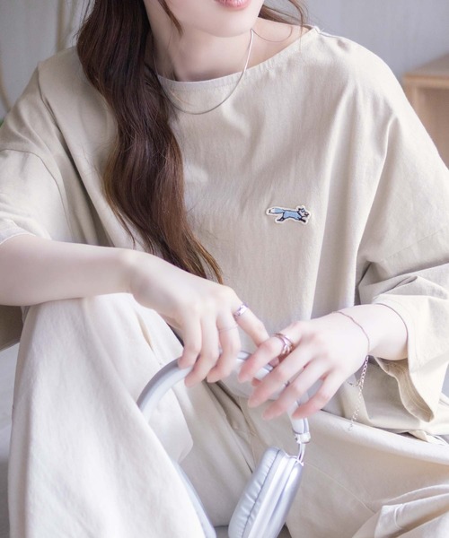 Mac-House(マックハウス)の「PENNEYS ワンポイントTシャツ(Tシャツ/カットソー・レディース・ホワイト/チャコールグレー/グレイッシュベージュ・M/L)」の3枚目の写真