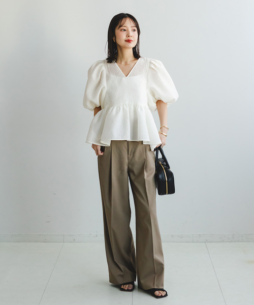 極美品　シアーノイズジャガードブラウス　ペプラムブラウス　パフスリーブ 追加》【洗える】シアーノイズジャガードブラウス（シャツ