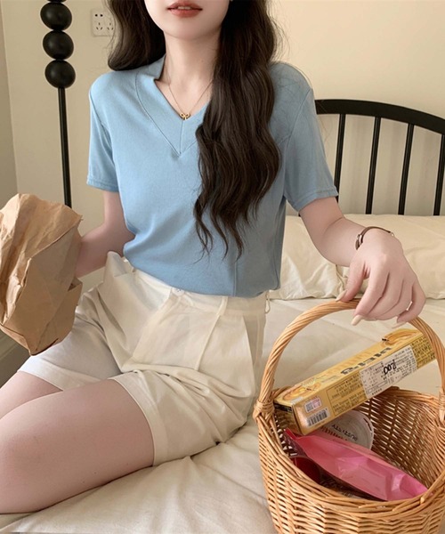 LAFFMO（ラフモ）の「Vネック半袖カットソー（Tシャツ/カットソー・レディース・ブルー/イエロー/ベージュ/グレー/ブラック/ホワイト・F）」の17枚目の写真