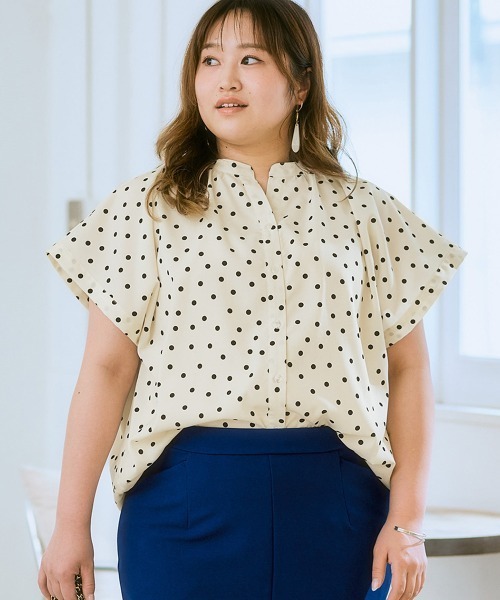 SMILE LAND(スマイルランド)の「<大きいサイズ> スキッパーデザイン裏地付ブラウス(シャツ/ブラウス・レディース・ピンク系/ブラック/ブルーグリーン/ブラック系/アイボリー系・L/LL/3L/4L/5L)」の3枚目の写真