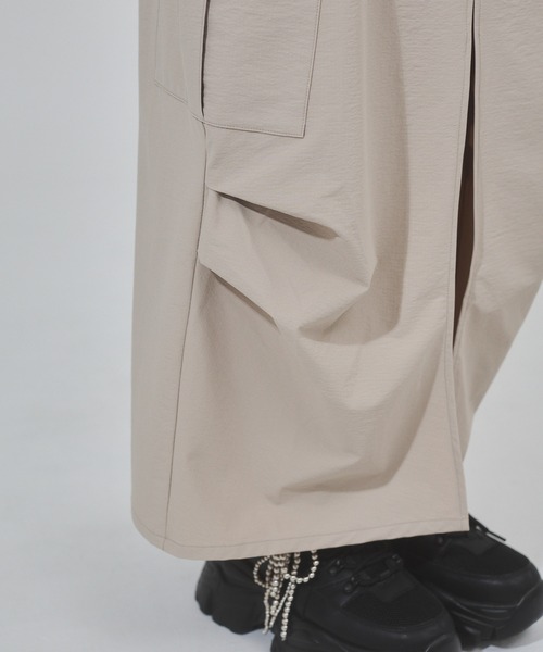 ENVYM（アンビー）の「ナイロンカーゴマキシスカート（スカート・レディース・ブラック/ベージュ・FREE）」の7枚目の写真