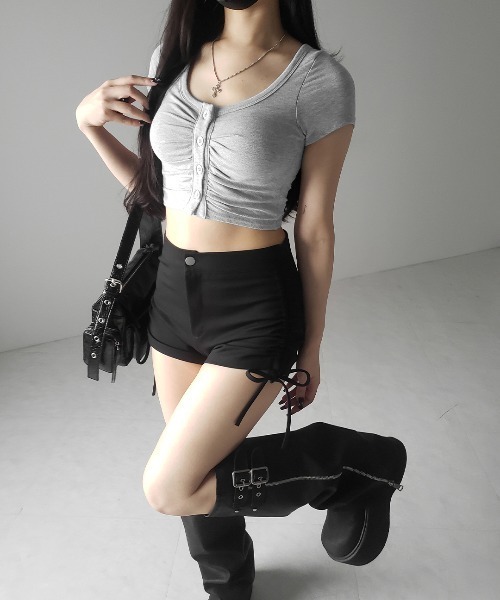 me+em select(ミームセレクト)の「【 3color 】フロントボタンスクエアネックギャザースリムTシャツ / front button square neck gather slim T-shirt(Tシャツ/カットソー・レディース・ホワイト/グレー/ブラック・FREE)」の16枚目の写真