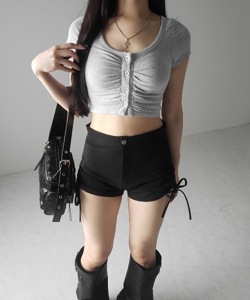 me+em select(ミームセレクト)の「【 3color 】フロントボタンスクエアネックギャザースリムTシャツ / front button square neck gather slim T-shirt(Tシャツ/カットソー・レディース・ホワイト/グレー/ブラック・FREE)」の17枚目の写真