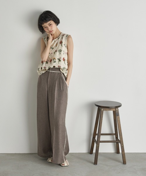 THE YOn（ザヨン）の「バリアスフローラルエンブロイダリーノースリブラウス（シャツ/ブラウス・レディース・ブラック/ナチュラル・FREE）」の15枚目の写真