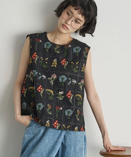 THE YOn（ザヨン）の「バリアスフローラルエンブロイダリーノースリブラウス（シャツ/ブラウス・レディース・ブラック/ナチュラル・FREE）」の18枚目の写真