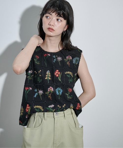 THE YOn（ザヨン）の「バリアスフローラルエンブロイダリーノースリブラウス（シャツ/ブラウス・レディース・ブラック/ナチュラル・FREE）」の20枚目の写真