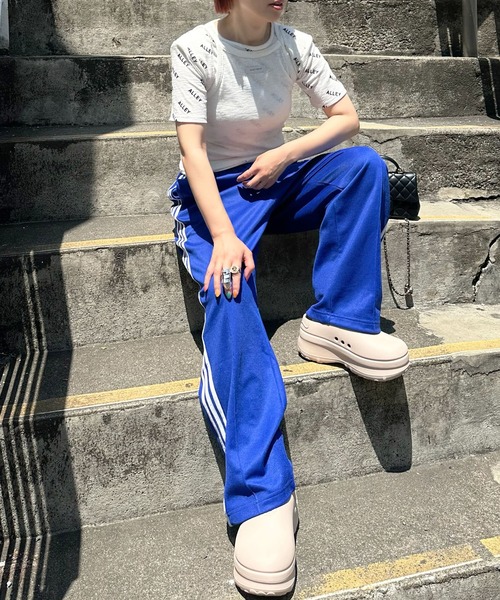 Alley Tokyo(アリートーキョー)の「Alleyロゴ総柄T&アメスリタンクセット(Tシャツ/カットソー・レディース・チャコール/サックスブルー/オフホワイト・FREE)」の19枚目の写真