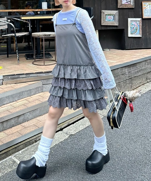 Alley Tokyo(アリートーキョー)の「Alleyロゴ総柄T&アメスリタンクセット(Tシャツ/カットソー・レディース・チャコール/サックスブルー/オフホワイト・FREE)」の4枚目の写真