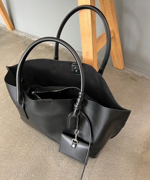 StyleSea（スタイルシー）の「スクエアソフトエコレザートートバッグ（トートバッグ・レディース・ブラック/ホワイト・FREE）」の12枚目の写真