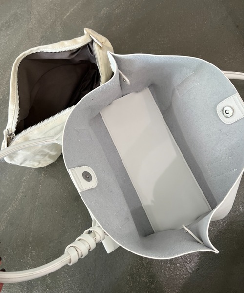 StyleSea（スタイルシー）の「スクエアソフトエコレザートートバッグ（トートバッグ・レディース・ブラック/ホワイト・FREE）」の14枚目の写真