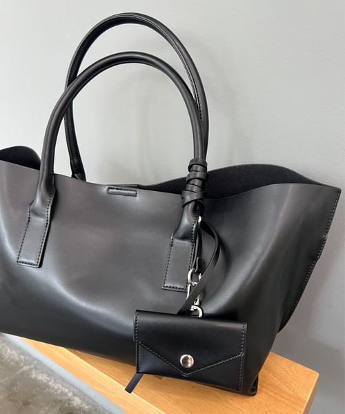 StyleSea（スタイルシー）の「スクエアソフトエコレザートートバッグ（トートバッグ・レディース・ブラック/ホワイト・FREE）」の15枚目の写真