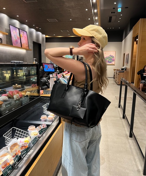 StyleSea（スタイルシー）の「スクエアソフトエコレザートートバッグ（トートバッグ・レディース・ブラック/ホワイト・FREE）」の20枚目の写真