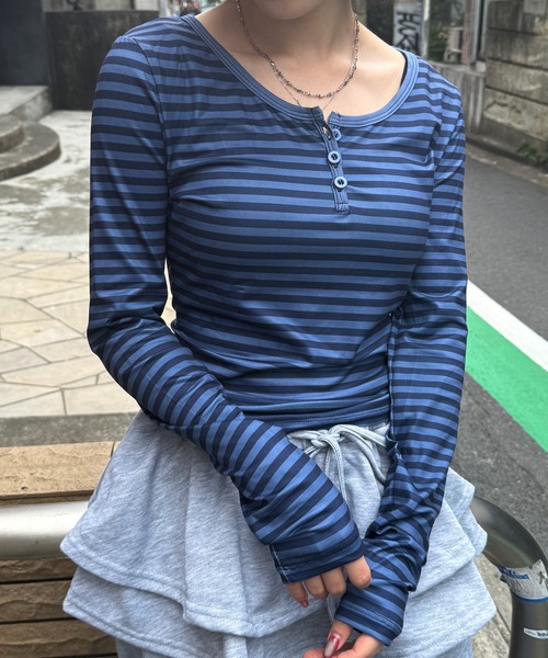 HALEY PESCA（ヘーリーペスカ）の「HALEY PESCA/ヘンリーネック　ボーダー柄クロップド長袖カットソー　ロンT（Tシャツ/カットソー・レディース・ブラック/ブルー・MEDIUM/SMALL）」の10枚目の写真