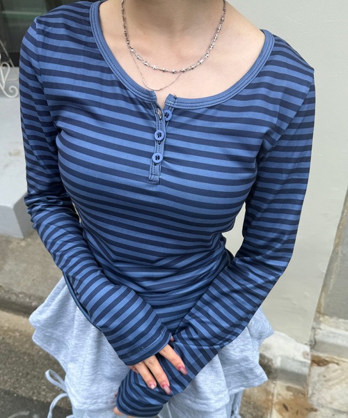 HALEY PESCA（ヘーリーペスカ）の「HALEY PESCA/ヘンリーネック　ボーダー柄クロップド長袖カットソー　ロンT（Tシャツ/カットソー・レディース・ブラック/ブルー・MEDIUM/SMALL）」の3枚目の写真
