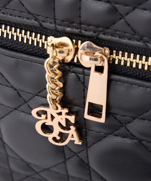 one after another NICE CLAUP(ワンアフターアナザーナイスクラップ)の「チャーム付きキルティングバニティバッグ(ショルダーバッグ・レディース・サックスブルー/ブラック/アイボリー/ピンク・FREE)」の13枚目の写真