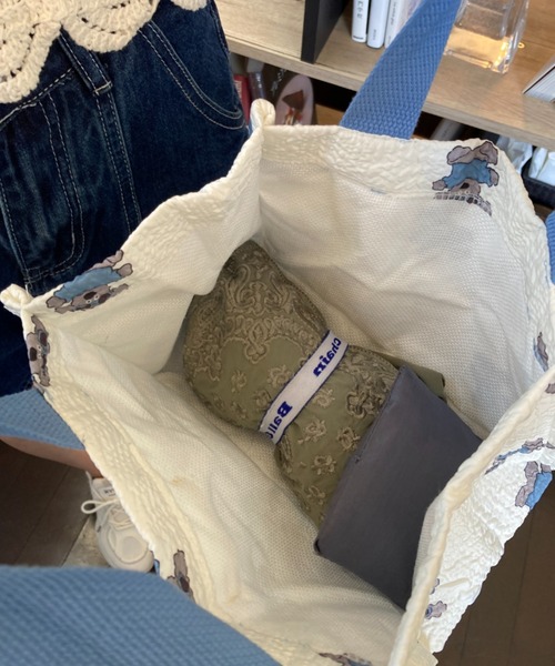 Loco Ocean（ロコオーシャン）の「【マチありトート】総柄 カラーハンドル ランチバッグ / トートバッグ（トートバッグ・レディース・ブルー/オレンジ・ONE SIZE）」の5枚目の写真