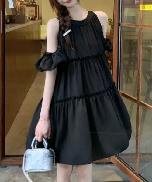 ampm（エーエムピーエム）の「ふわっと軽やかオフショルティアードワンピース（ワンピース・レディース・ブラック/オフホワイト・S/M/L）」の19枚目の写真