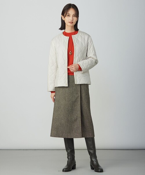 J.PRESS(ジェイプレス)の「【WEB限定カラーあり】コンパクトタフタキルティング ブルゾン(ノーカラーコート・レディース・ベージュ系/アイボリー系/ネイビー系/グレー系/ブラック系・11/9/7)」の10枚目の写真