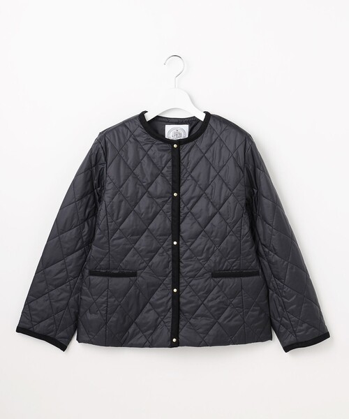 J.PRESS(ジェイプレス)の「【WEB限定カラーあり】コンパクトタフタキルティング ブルゾン(ノーカラーコート・レディース・ベージュ系/アイボリー系/ネイビー系/グレー系/ブラック系・11/9/7)」の15枚目の写真