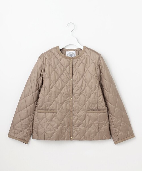 J.PRESS(ジェイプレス)の「【WEB限定カラーあり】コンパクトタフタキルティング ブルゾン(ノーカラーコート・レディース・ベージュ系/アイボリー系/ネイビー系/グレー系/ブラック系・11/9/7)」の16枚目の写真