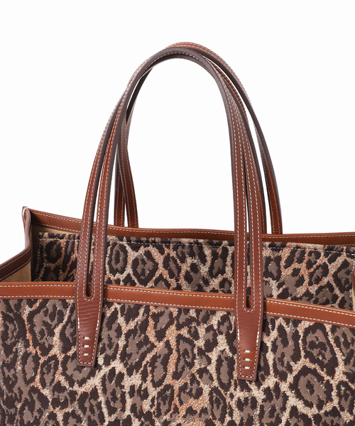 別注》【A VACATION】CLUB BAG L BROWN LEO：トートバッグ（トート