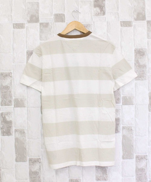 TOMMY HILFIGER(トミーヒルフィガー)の「TJM ボールドボーダーリンガーネックTシャツ TJM REG BOLD STRIPE TEE(Tシャツ/カットソー・メンズ・ネイビー×ホワイト/ベージュ系その他・M/L/XL)」の4枚目の写真