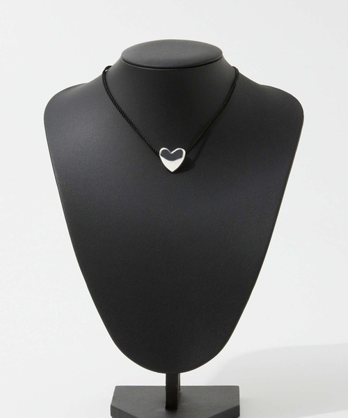 ANNIKA INEZ(アニカイネズ)の「ANNIKA INEZ Heart Necklace, Sml アニカ イネズ ハート ネックレス(ネックレス・レディース・シルバー・FREE)」の7枚目の写真