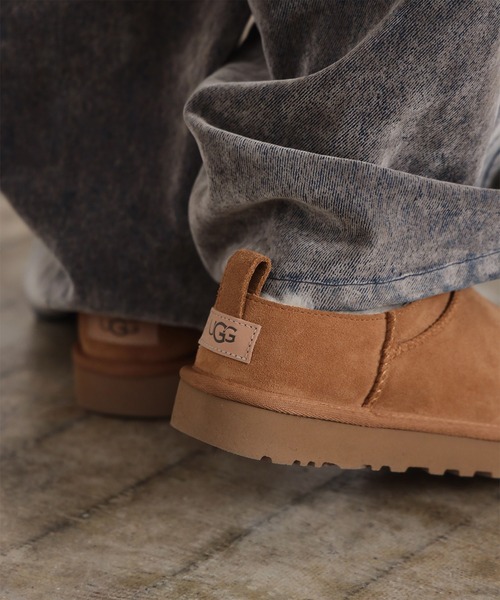 UGG（アグ）の「【WEB限定】UGG(R) / Classic Micro（ブーツ・レディース・ブラック/ブラウン系その他3・6/7/8）」の4枚目の写真