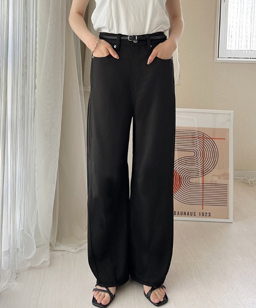 Doux Belle（ドゥーベル）の「ストレートデニムパンツ（デニムパンツ・レディース・グレー/ブラック系その他/ブラック/ネイビー・MEDIUM/LARGE）」の2枚目の写真