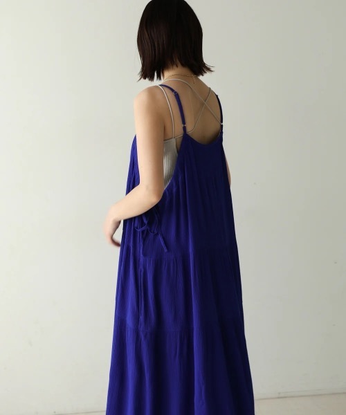 Bou Jeloud（ブージュルード）の「レーヨンクレープキャミワンピース（ワンピース・レディース・ブラック/ブルー/ブラウン・38）」の4枚目の写真