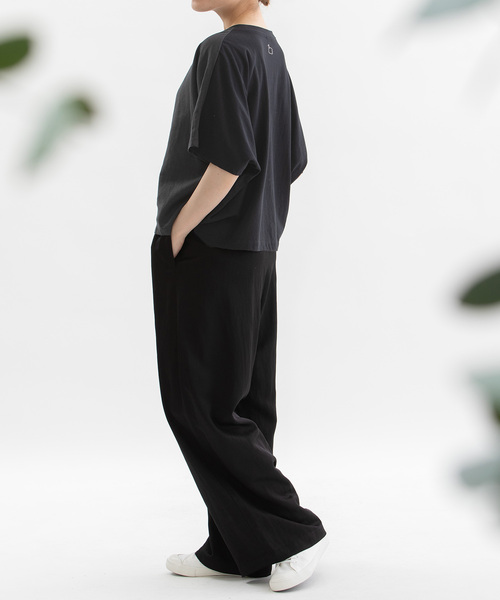 nop de nod(ノップドゥノッド)の「Clocheラミー布帛Tシャツ(Tシャツ/カットソー・レディース・ダークブルー/グリーン/ブラック/オフホワイト・M)」の18枚目の写真