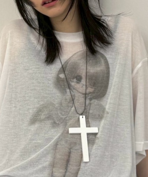 Never mind the XU / Chikashitsu+（ネバーマインド ザ エックスユー / チカシツプラス）の「【Nerd out XU】jujika  / 【ナードアウトエックスユー】クロスチェーンネックレスシルバーネックレス（ネックレス・メンズ・ホワイト/ブラック・ONE SIZE）」の2枚目の写真