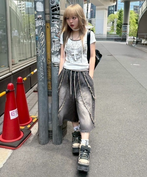 Never mind the XU / Chikashitsu+（ネバーマインド ザ エックスユー / チカシツプラス）の「【Nerd out XU】jujika  / 【ナードアウトエックスユー】クロスチェーンネックレスシルバーネックレス（ネックレス・メンズ・ホワイト/ブラック・ONE SIZE）」の16枚目の写真