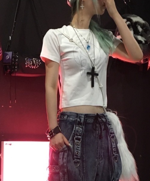 Never mind the XU / Chikashitsu+（ネバーマインド ザ エックスユー / チカシツプラス）の「【Nerd out XU】jujika  / 【ナードアウトエックスユー】クロスチェーンネックレスシルバーネックレス（ネックレス・メンズ・ホワイト/ブラック・ONE SIZE）」の19枚目の写真