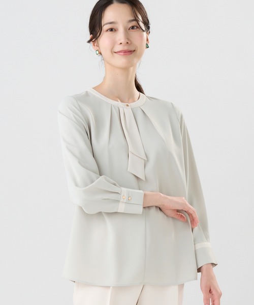 TOKYO SHIRTS(トウキョウシャツ)の「ストレッチ ジョーゼット 配色ボウタイブラウス 長袖(シャツ/ブラウス・レディース・グリーン系/ベージュ・M/L)」の1枚目の写真
