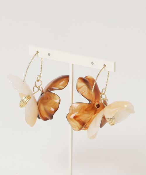 Shelly island（シェリーアイランド）の「アクリルフラワーピアス（ピアス（両耳用）・レディース・その他・FREE）」の6枚目の写真