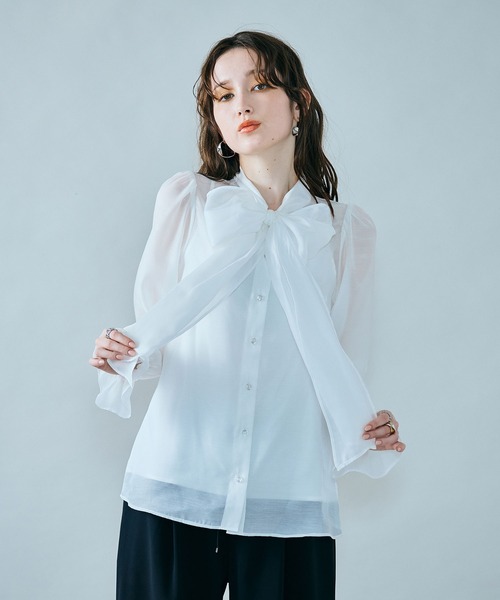 Audie a Muses(オーディアミューズ)の「リボンタイブラウス(シャツ/ブラウス・レディース・ブラック/オフホワイト・42/38)」の3枚目の写真