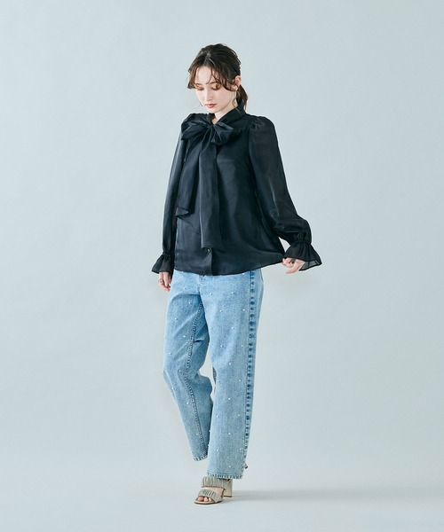 Audie a Muses(オーディアミューズ)の「リボンタイブラウス(シャツ/ブラウス・レディース・ブラック/オフホワイト・42/38)」の14枚目の写真