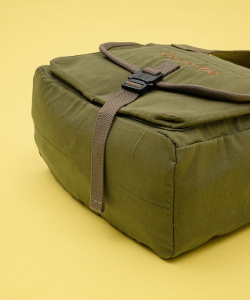 Zooodle(ズードル)の「Logo shoulder bag - ロゴショルダーバッグ -(トートバッグ・メンズ・ブラウン/カーキ・FREE)」の4枚目の写真